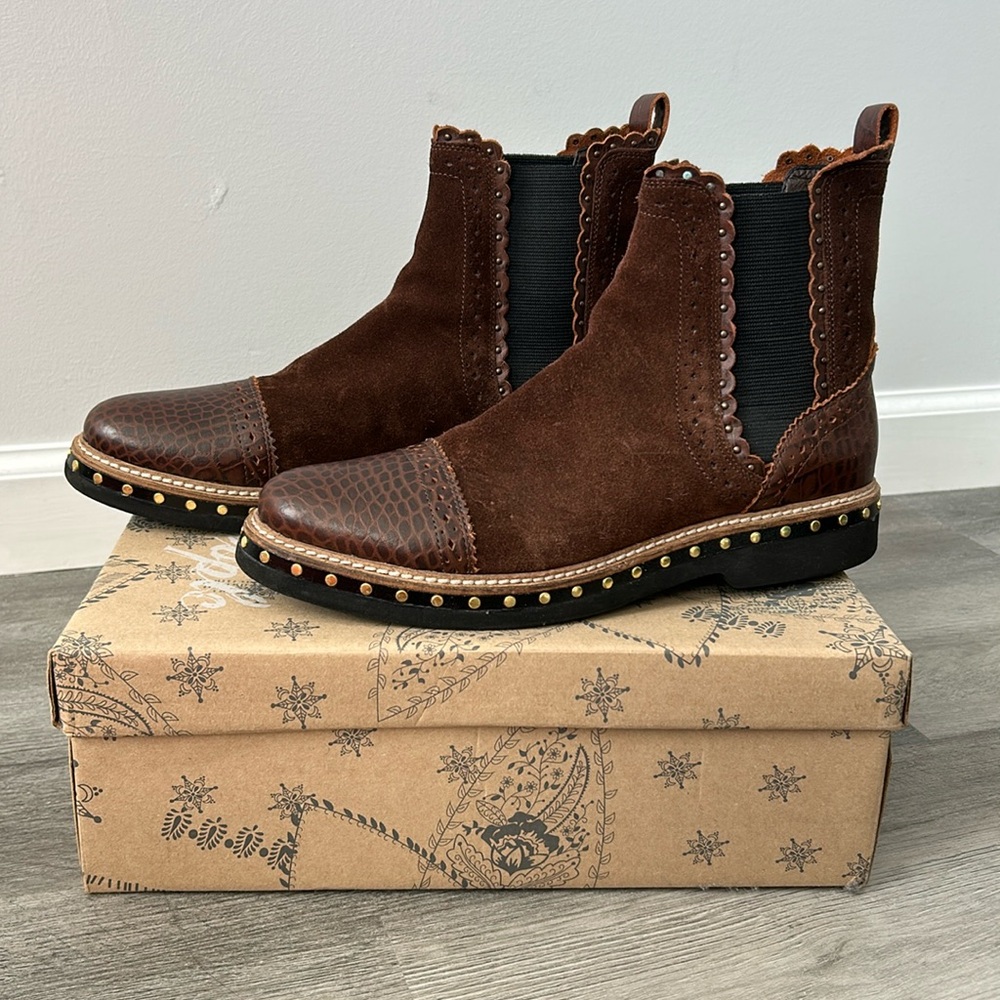 FREE PEOPLE ATLAS CHELSEA BOOT